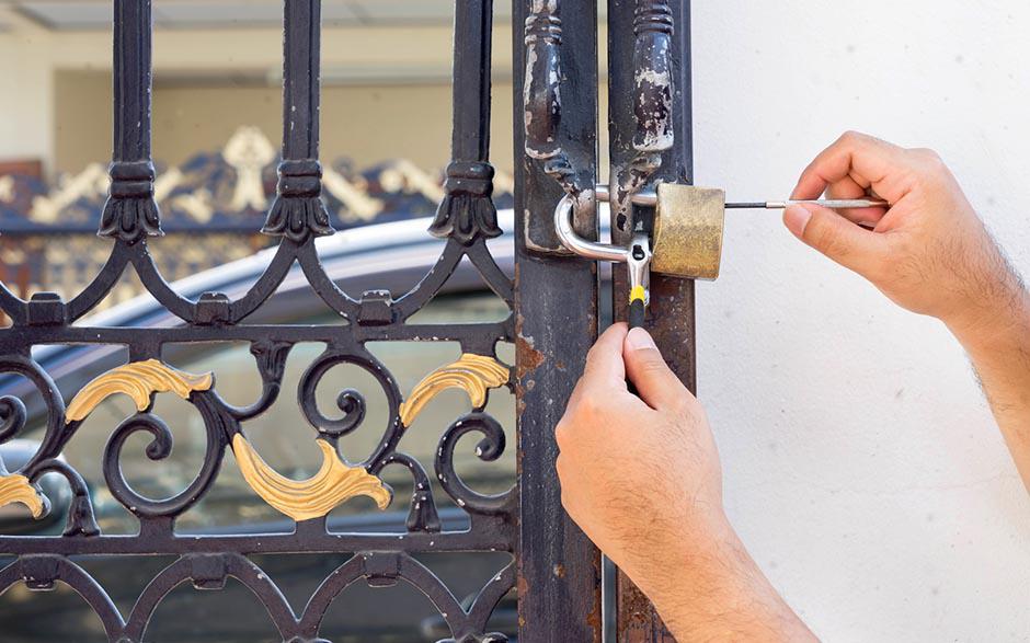 changer serrure de porte Maurepas